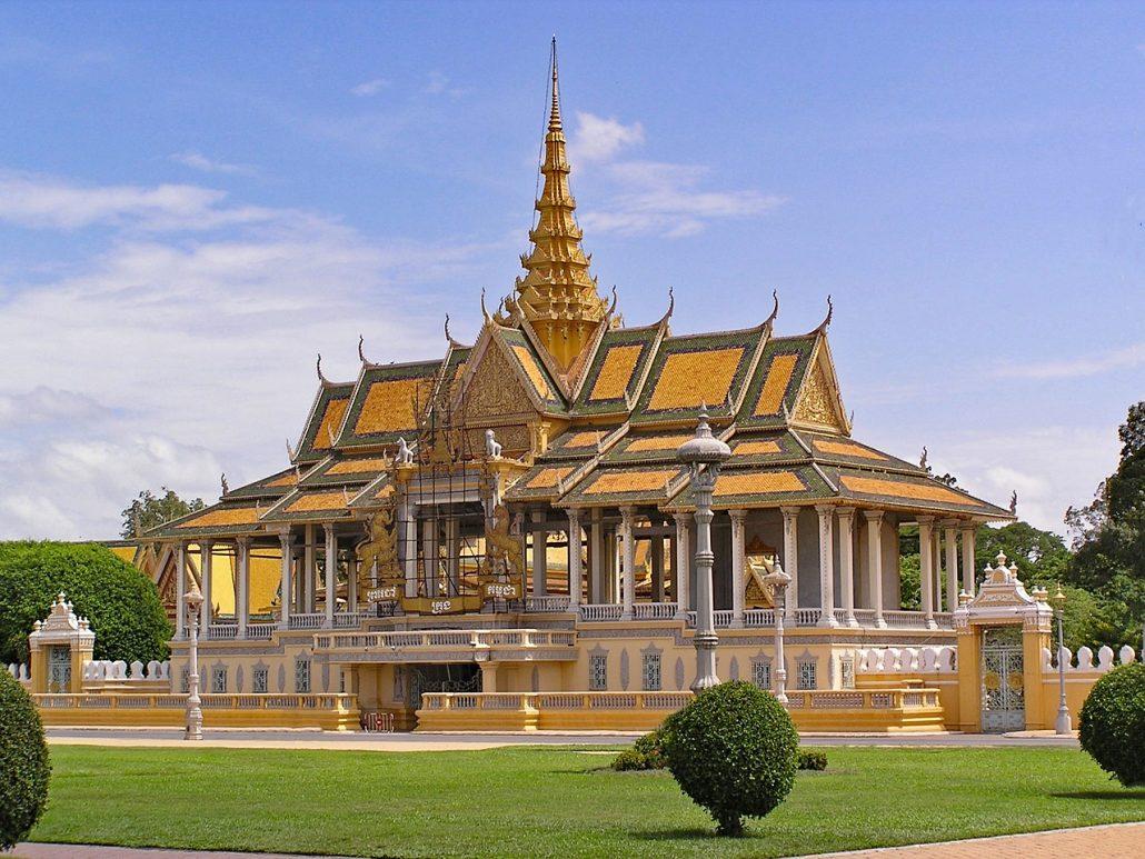 royal-palace-Phnom Penh