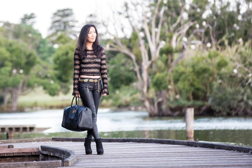 Outfit gold and online black